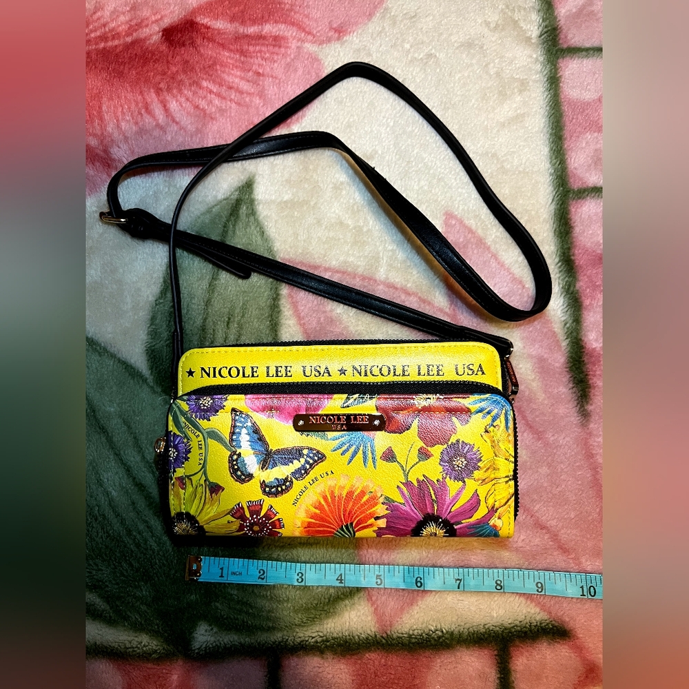 Crossbody purse